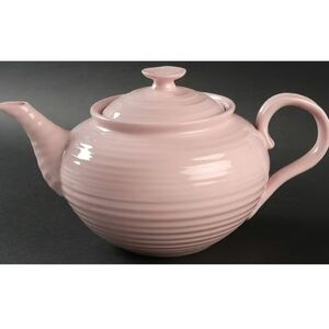 NWOT Sophie Conran Pink Teapot with lid by Portmeirion